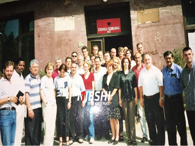 Qeveria komunale e Pejës së lirë, nën drejtimin e Et'hem Çekut - viti 1999